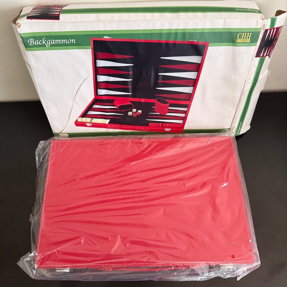 NEW 15" Red Leatherette Backgammon Game Set Black & Red Velour Inlay Board - Picture 6 of 14